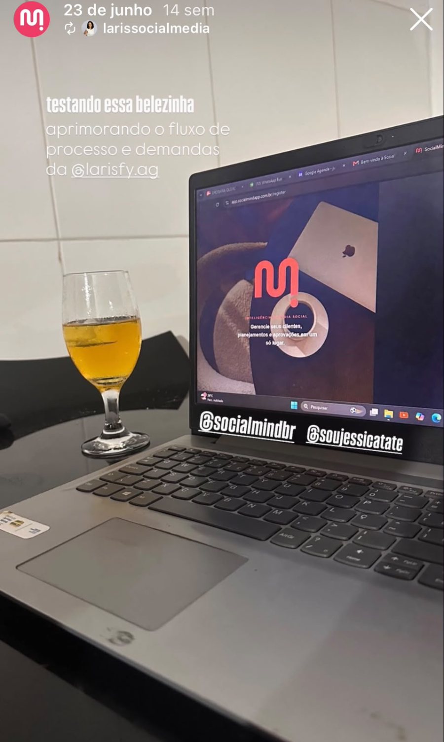 Stories de @larissocialmedia